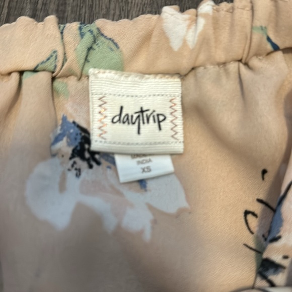 off the shoulder nude floral dress - Picture 2 of 2